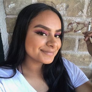 Meet your Posher, Leslie